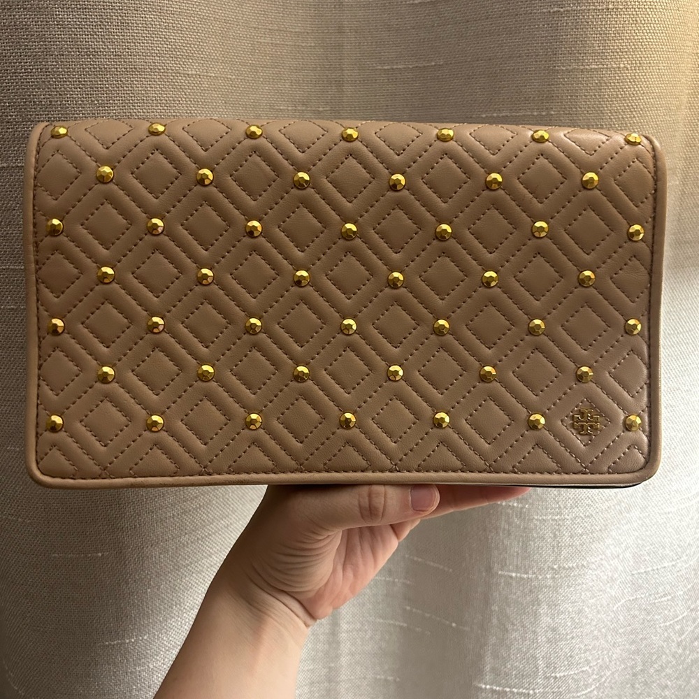 Tory burch gold and cream clutch